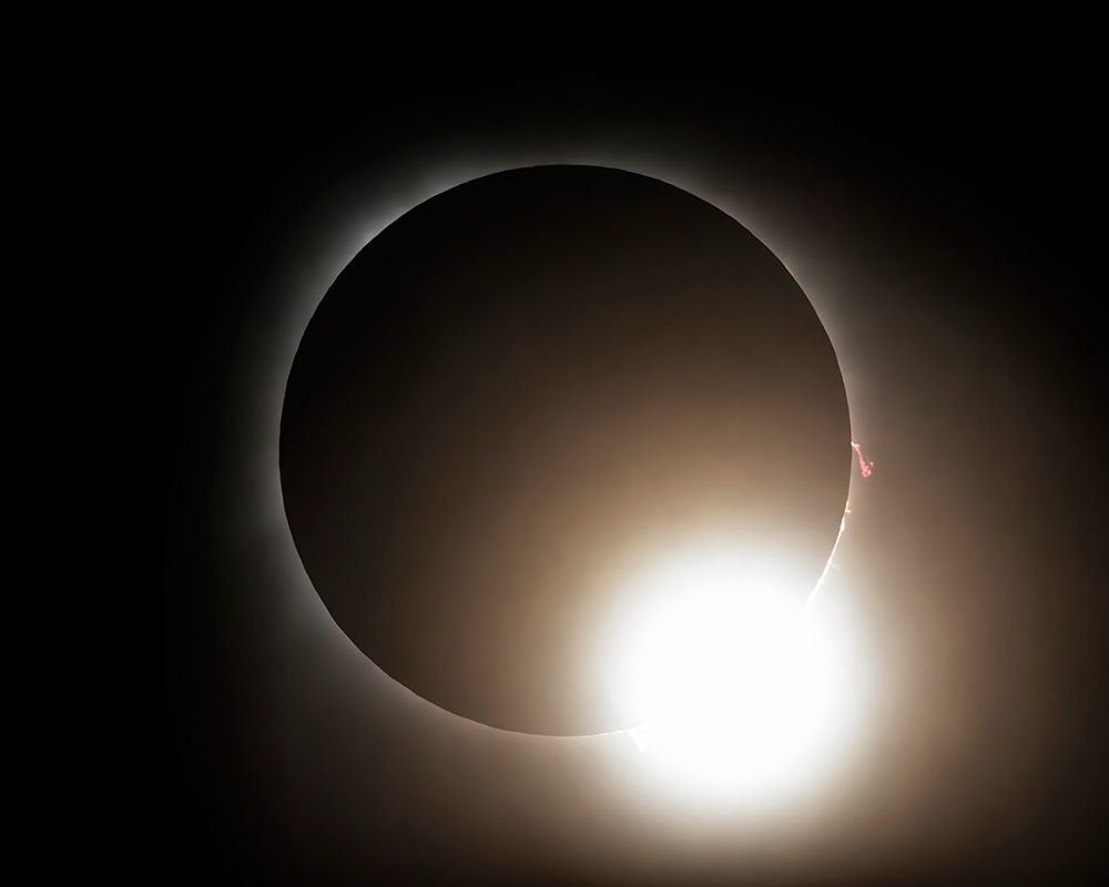 Solar eclipse, totality, diamond ring.